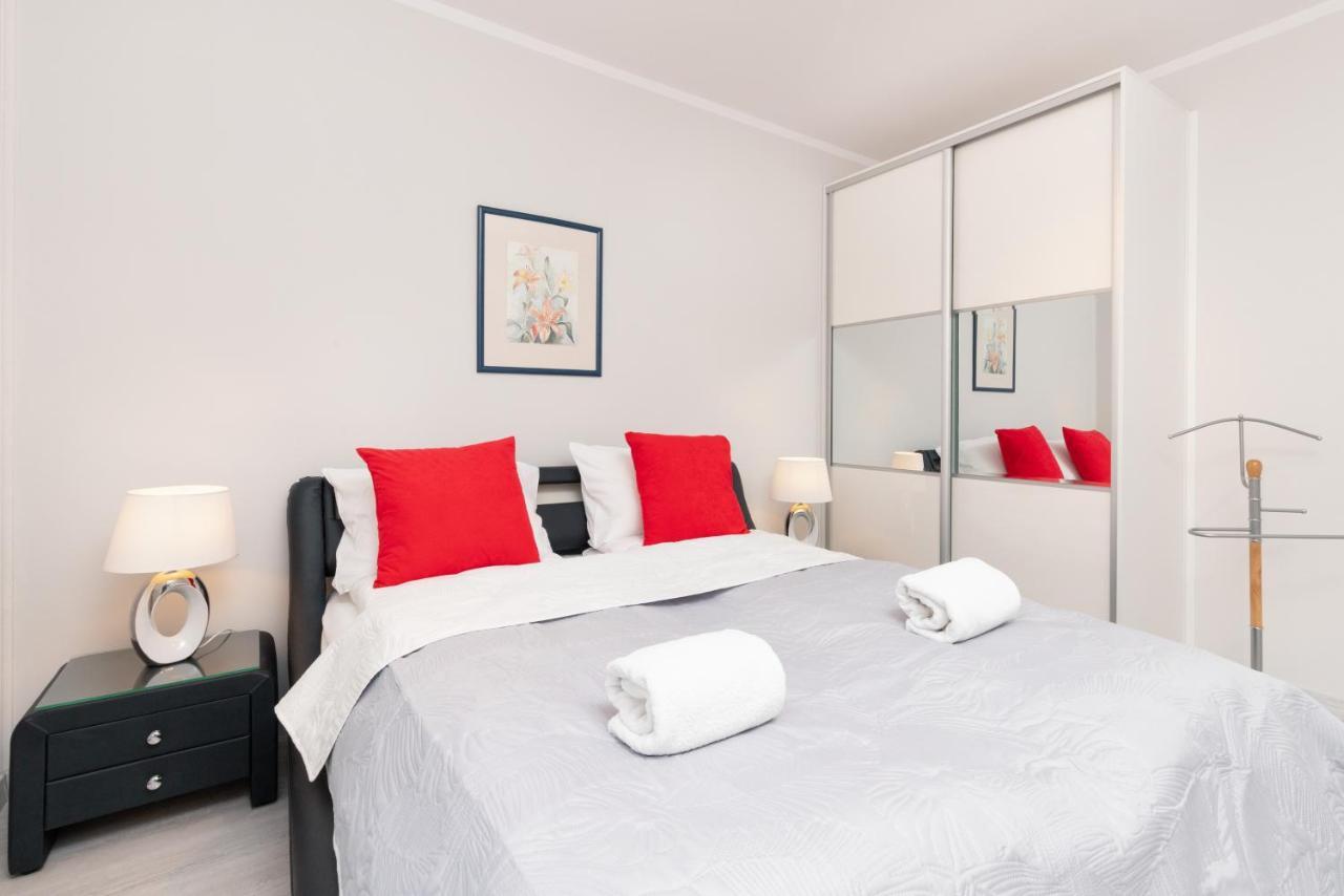 Apartamenty Blisko Starego Miasta - Angielska Grobla By Noclegi Renters Гданск Екстериор снимка